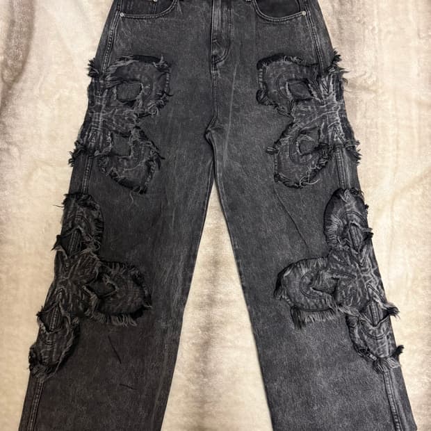 Surgery Clover Logo Patch Jeans Black