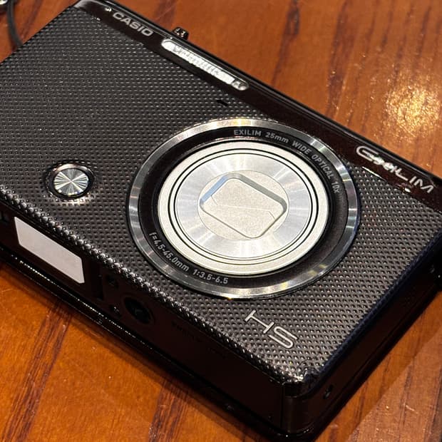 카시오 EXILIM EX-ZR50