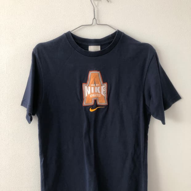 나이키 로고 자수 빈티지 반팔 