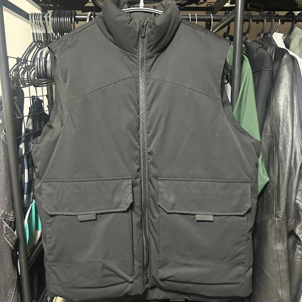 Zara 블랙 포켓 패딩 조끼