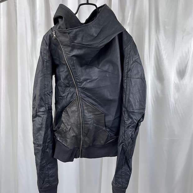 ASYMMETRICAL LEATHER JACKET
