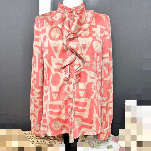 올리비아로렌ㅡ 러플 장식 블라우스 호칭 95/상태최상