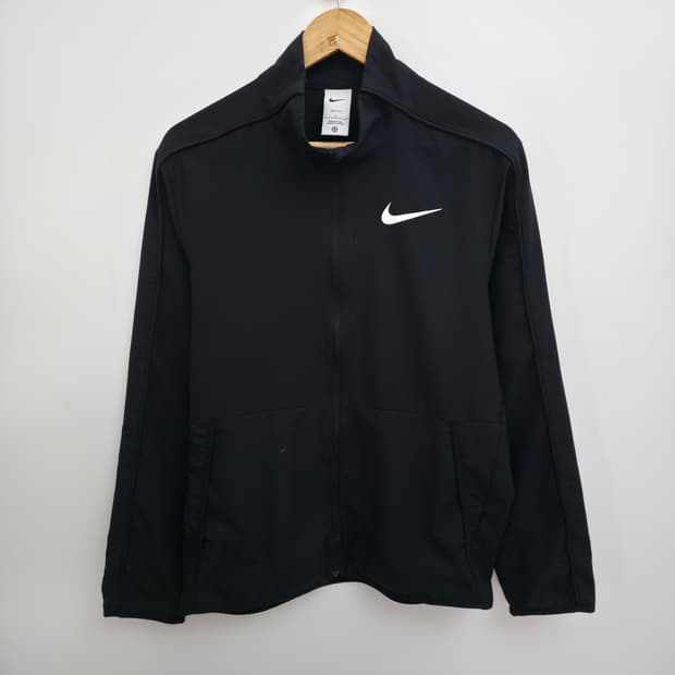 [L] 나이키 드라이핏  블랙 스우시 트랙 자켓