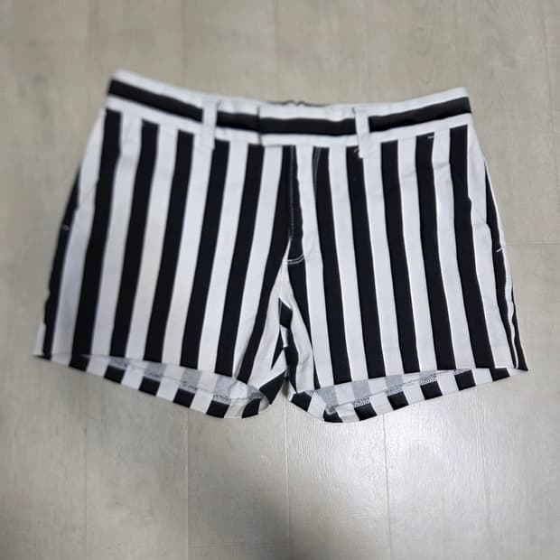 스트라이프 숏팬츠