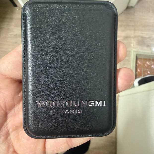 우영미 블랙 아이폰 마그네틱 로고 카드 케이스