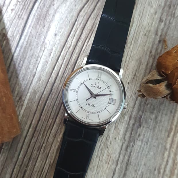 오메가 드빌 프레스티지 남여공용 쿼츠시계