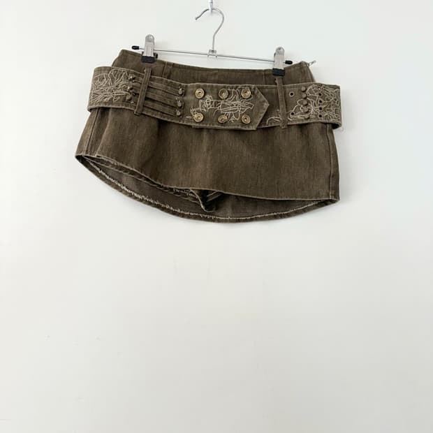 unt belt ancient mini skirt / brown