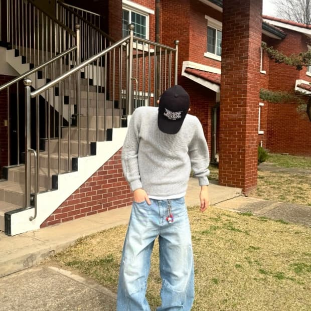 에센코어 커브드 데님 팬츠