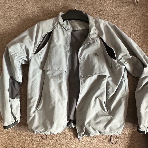 산산기어 바람막이 