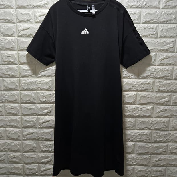 아디다스 뒷트임 반팔 원피스 S