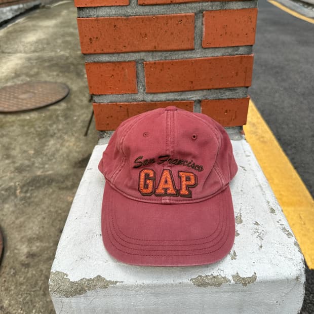 vintage gap cap