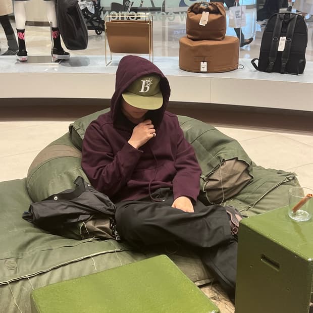 ee 누마레 후드티