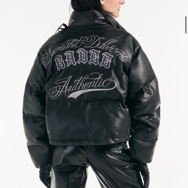 [정가 21만원] Badee 배디 숏패딩