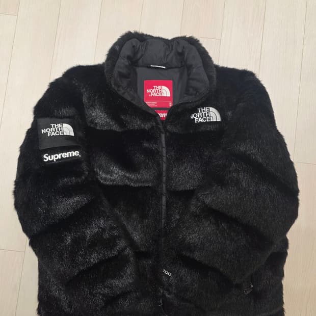 슈프림 노스페이스 퍼 눕시 M