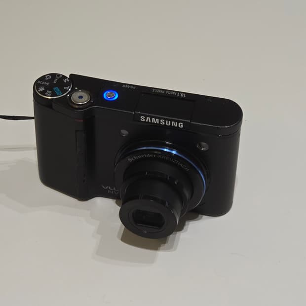 빈티지 디카 삼성 VLUU NV10 + 충전기 + 여분 배터리 (👍셀카