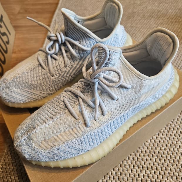 이지부스트 350 클라우드 화이트 270