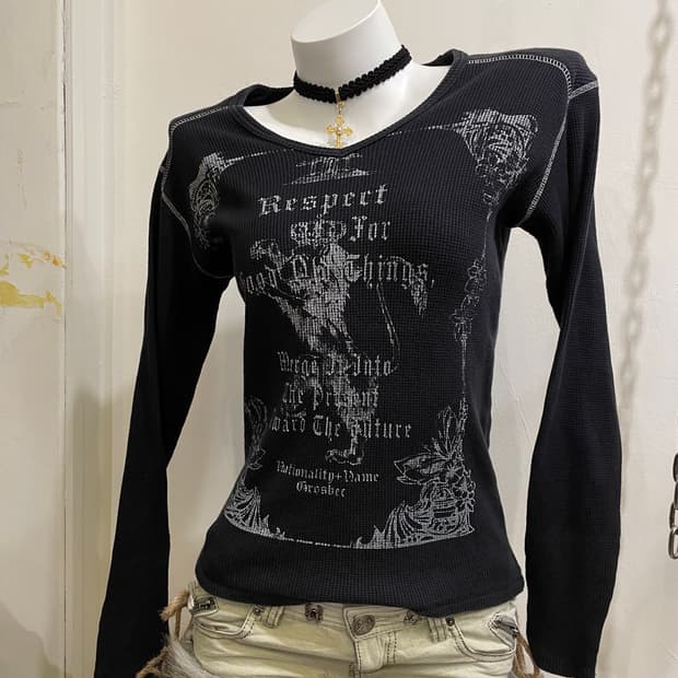 화이트 프린팅 와플 롱슬리브 펑크 y2k