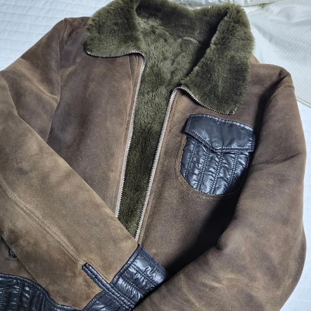 아르마니 무스탕