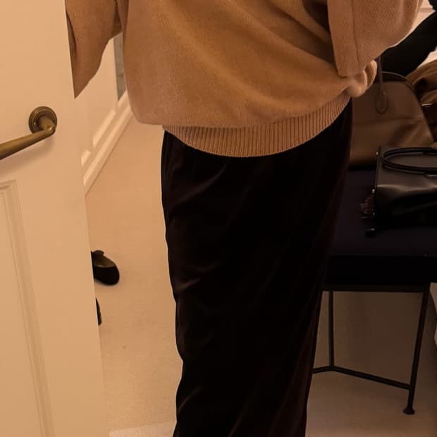 에토스 벨벳 밴딩 스커트