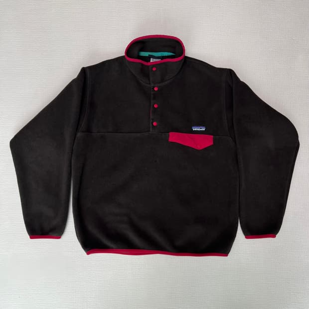 파타고니아 신칠라 브라운/레드