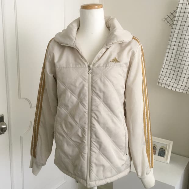 아디다스 빈티지 패딩 점퍼 크림화이트