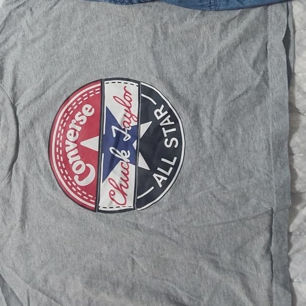 컴버스 척테일러 티셔츠