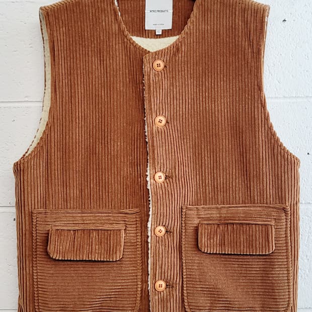 INTRO PRODUCTS(남여공용) 코듀로이(안감양털) 베스트(조끼)