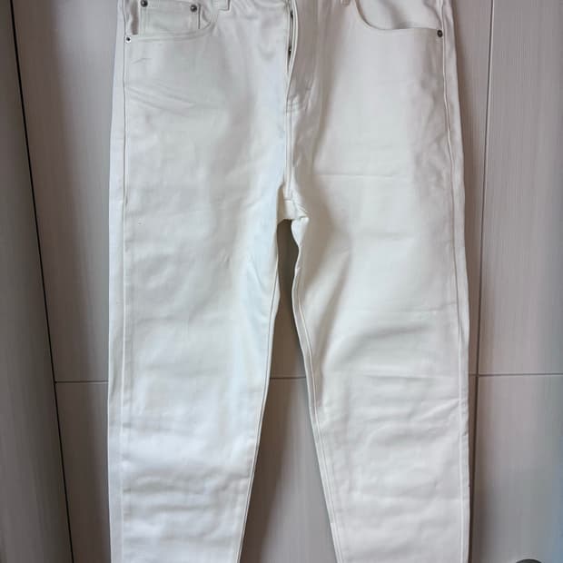 새제품) 아미 Tapered Jeans 회이트 데님 팬츠