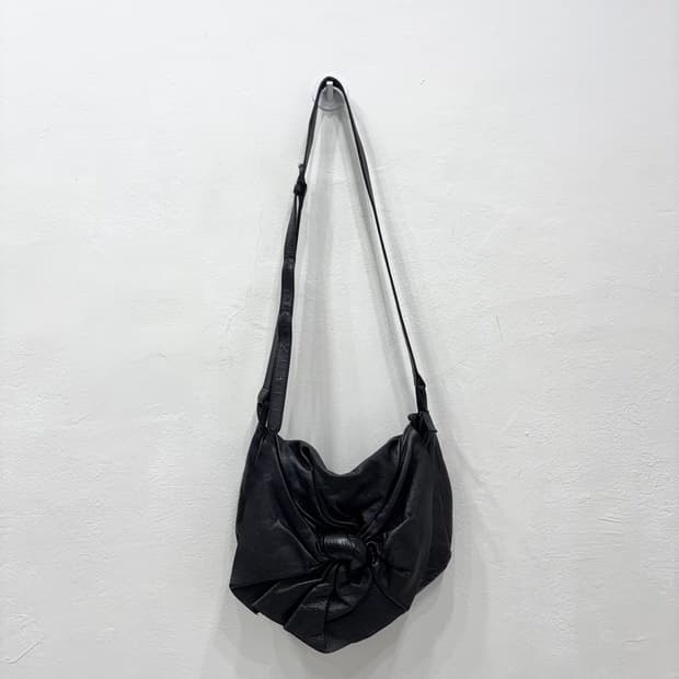 BEAU DESSIN 양가죽 크로스백