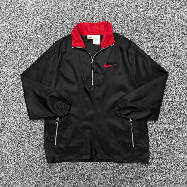 Name : 나이키 올드스쿨 후면 하단 스우시 오버핏 반집업 바람막이