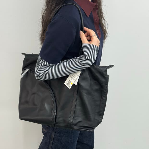 요지야마모토 여성용  Y'SACCS 블랙 레더 빅 토트백 숄더백