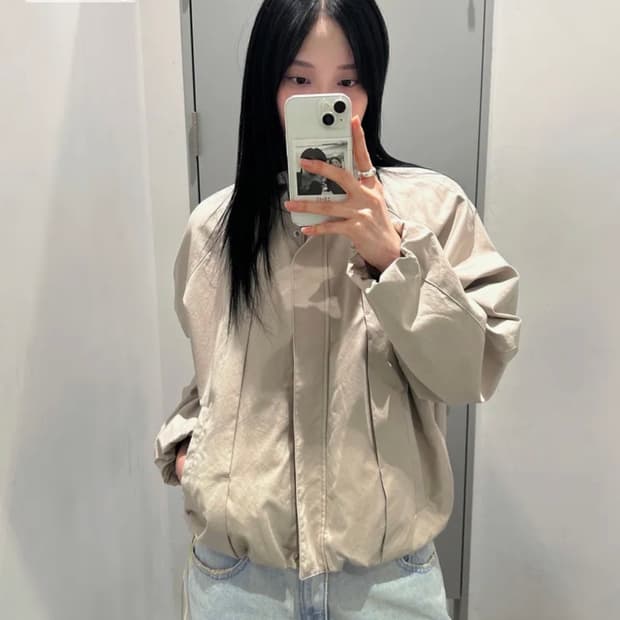 인사일런스우먼 헤링턴 볼륨 핀턱 점퍼 베이지