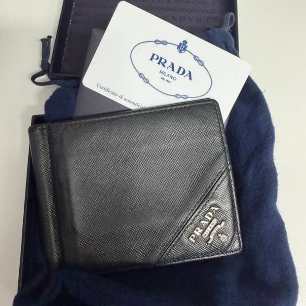 프라다 머니클립 반지갑
