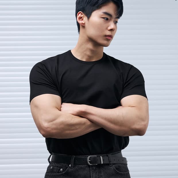 (새상품)(XL)드로우핏 만재 콜라보 러스티 머슬핏 티셔츠 BLACK반