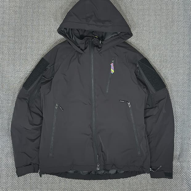 이즈네스 X 아부가르시아 패딩 (M)