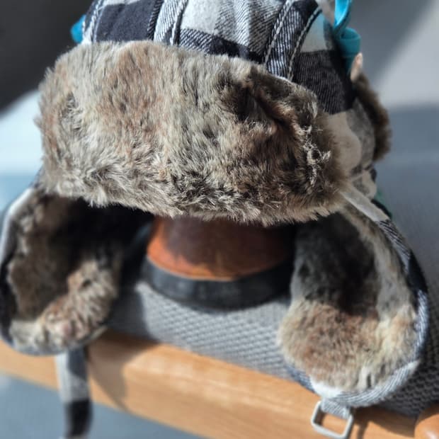 상태최상] 트루릴리전 Y2K 체크 퍼 트루퍼 햇 (귀달이 모자)