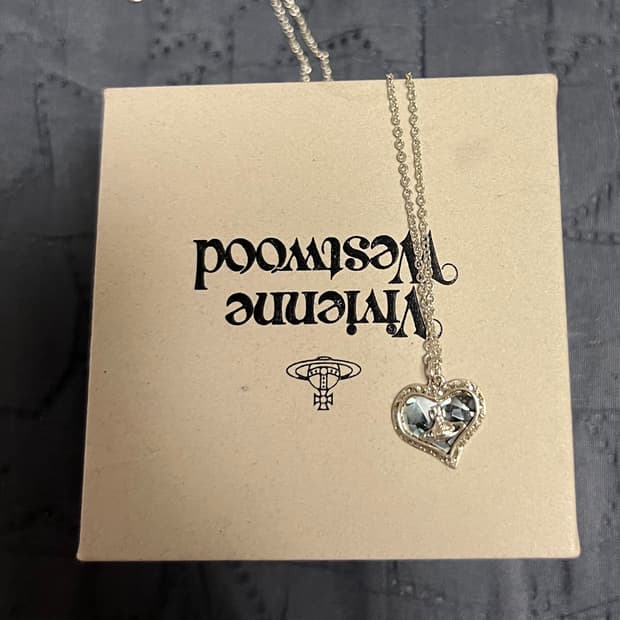 비비안웨스트우드 페트라 목걸이