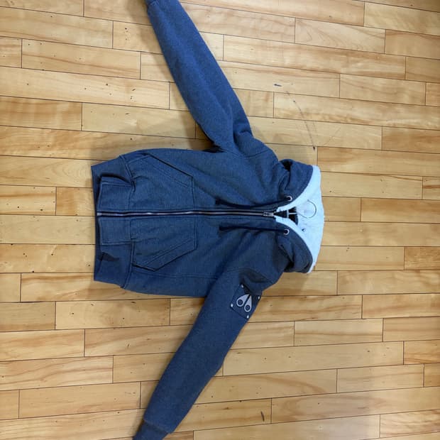 무스너클 버니스웨터