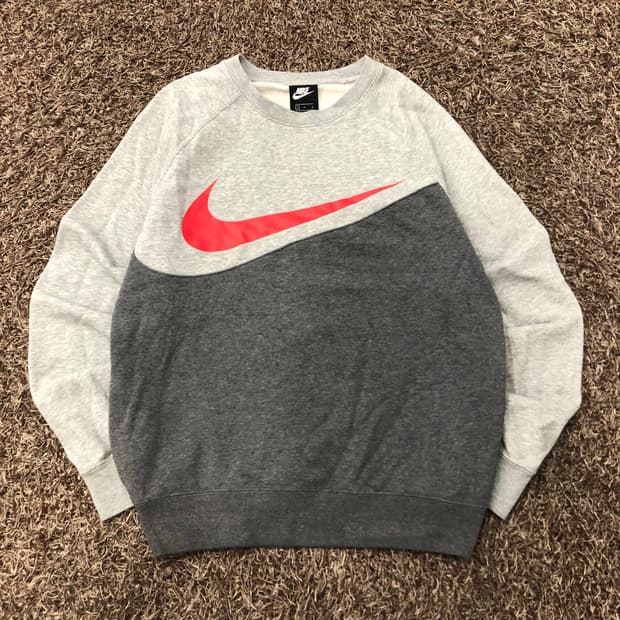 L 나이키 빅로고 스우시 맨투맨 스웻셔츠