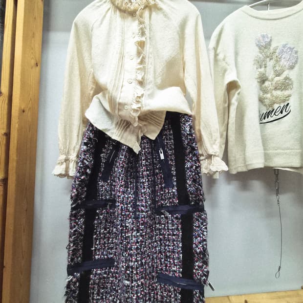 바네사브루노아떼 프릴자수 울 블라우스.