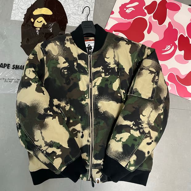 베이프 카모 봄버 자켓