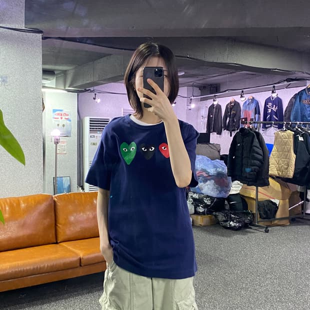 꼼데가르송 멀티로고 네이비 반팔티 B3246