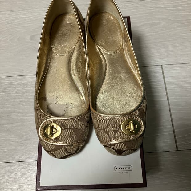 코치 턴락 시그니쳐 모노그램 골드 플랫 슈즈 6