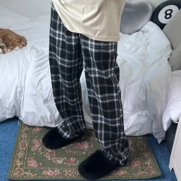 블랙 체크 패턴 바지