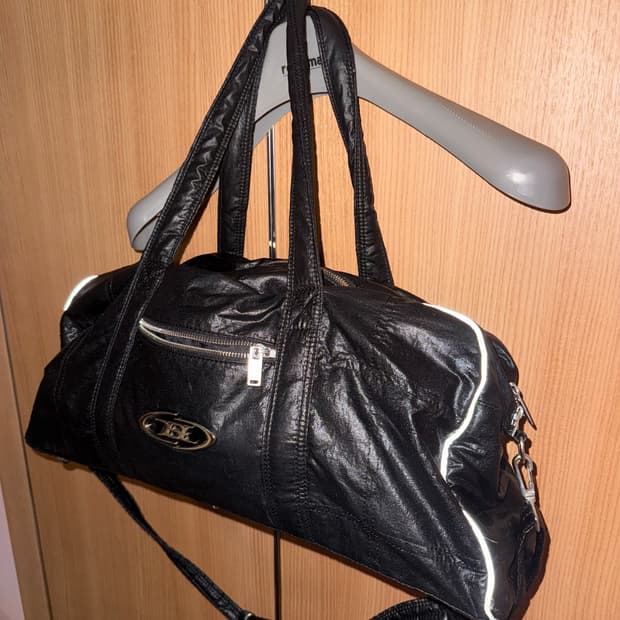 본투윈 빅 크롬 메탈릭 더플백 가방 블랙