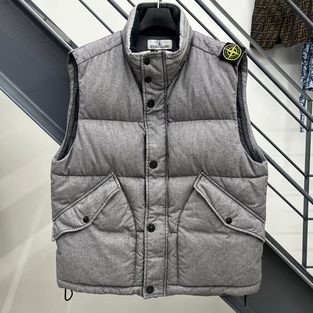 스톤아일랜드 견장 와펜 MIX FIBRE 패딩 베스트