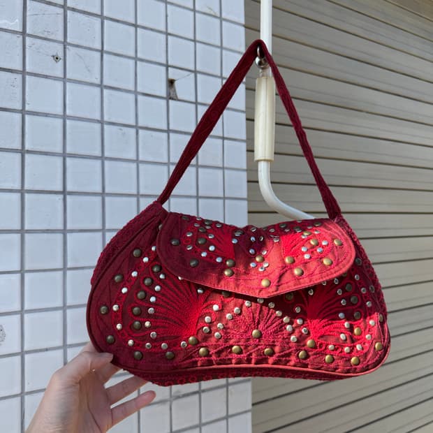 아네스베 스터드 웨스턴 숄더 백