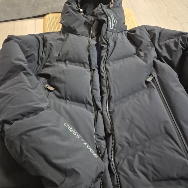 몽클레어 아르세사즈 숏 패딩 3사이즈