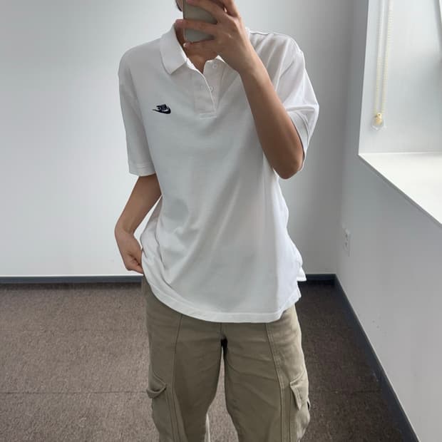Nike 나이키 스몰로고 화이트 카라 반팔