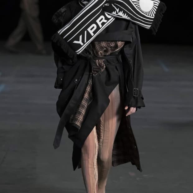 와이프로젝트 21A/W 마운틴 로고 필로우 머플러